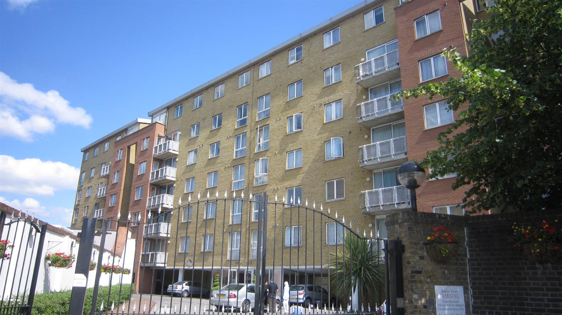 3 bed property in Regent Court, St Johns Wood